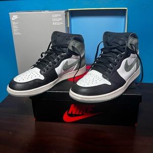 UESD SLIGHTLY WATERDAMAGED size 12 air jordan 1 clay green